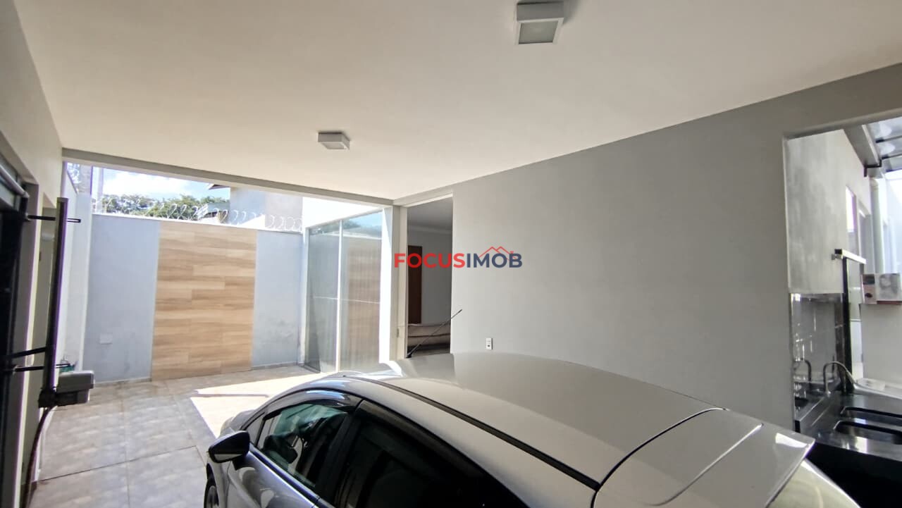 Casa Moderna com 3 Dormitórios (1 Suíte) e Pé Direito Alto no Jardim Santa Cruz – Mogi Guaçu