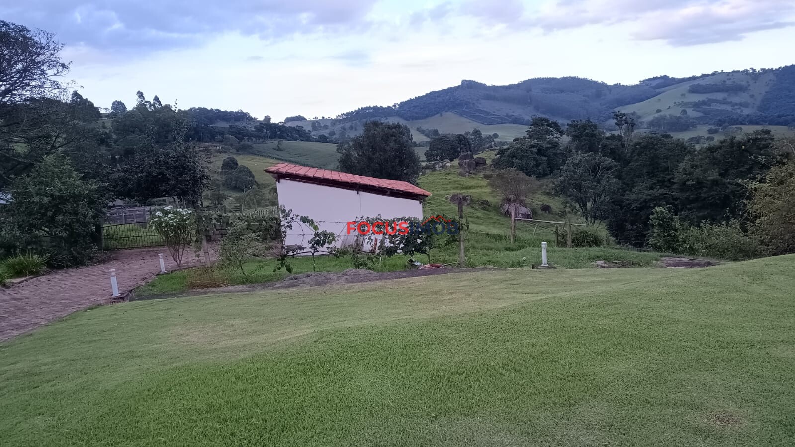 Sítio Completo à Venda em Santa Rita de Caldas/MG – 35 Alqueires, Estrutura Pronta para Pecuária