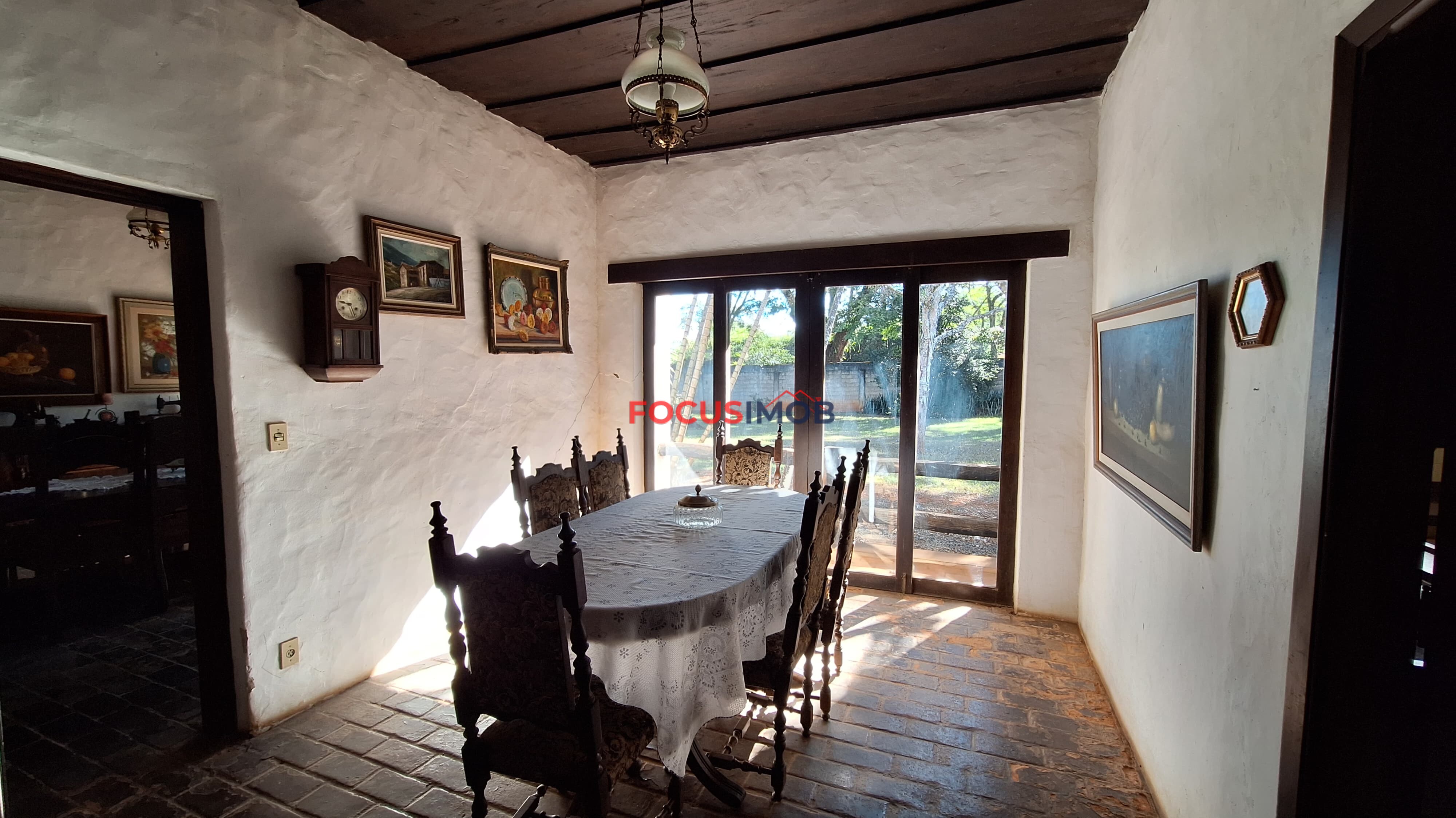 Casa de Alto Padrão com Piscina, Área Verde e Casa Auxiliar no Jardim Sbeghen – Mogi Mirim