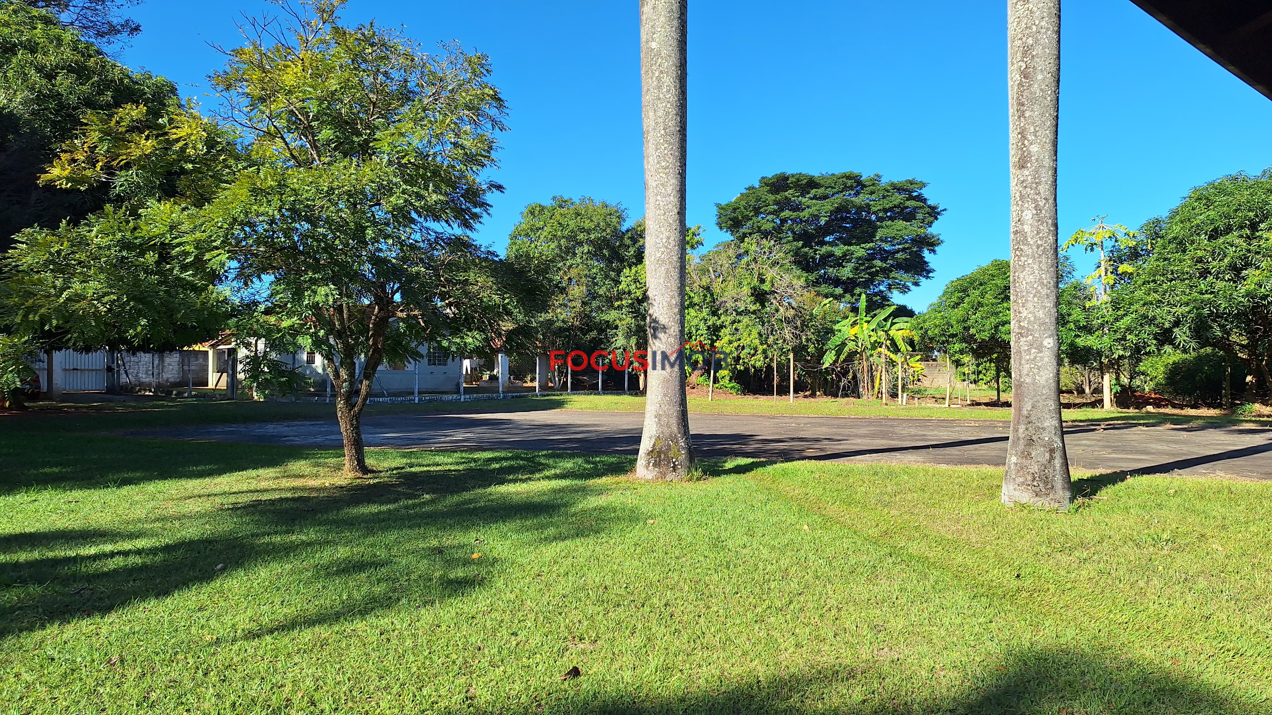 Casa de Alto Padrão com Piscina, Área Verde e Casa Auxiliar no Jardim Sbeghen – Mogi Mirim