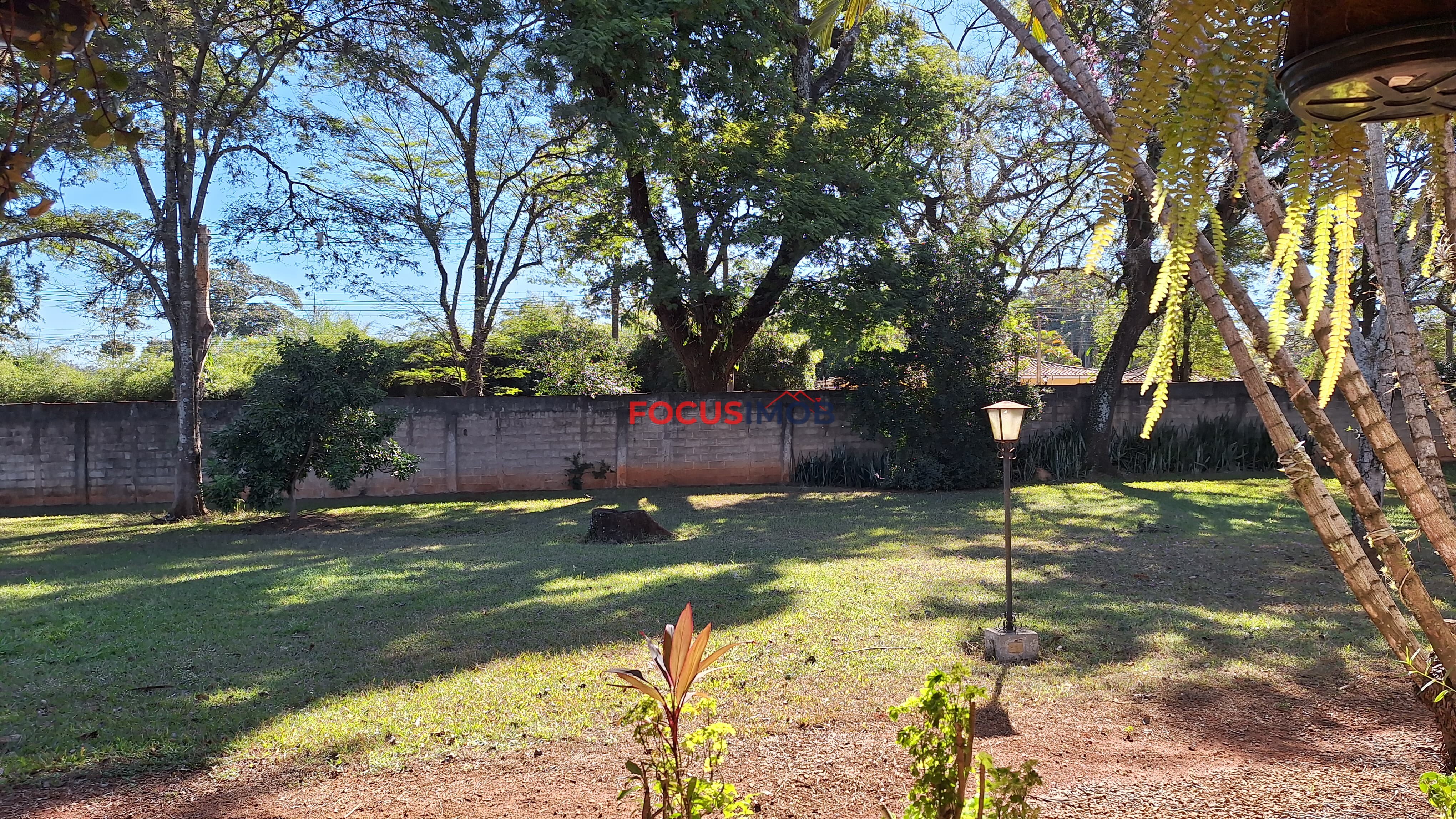 Casa de Alto Padrão com Piscina, Área Verde e Casa Auxiliar no Jardim Sbeghen – Mogi Mirim