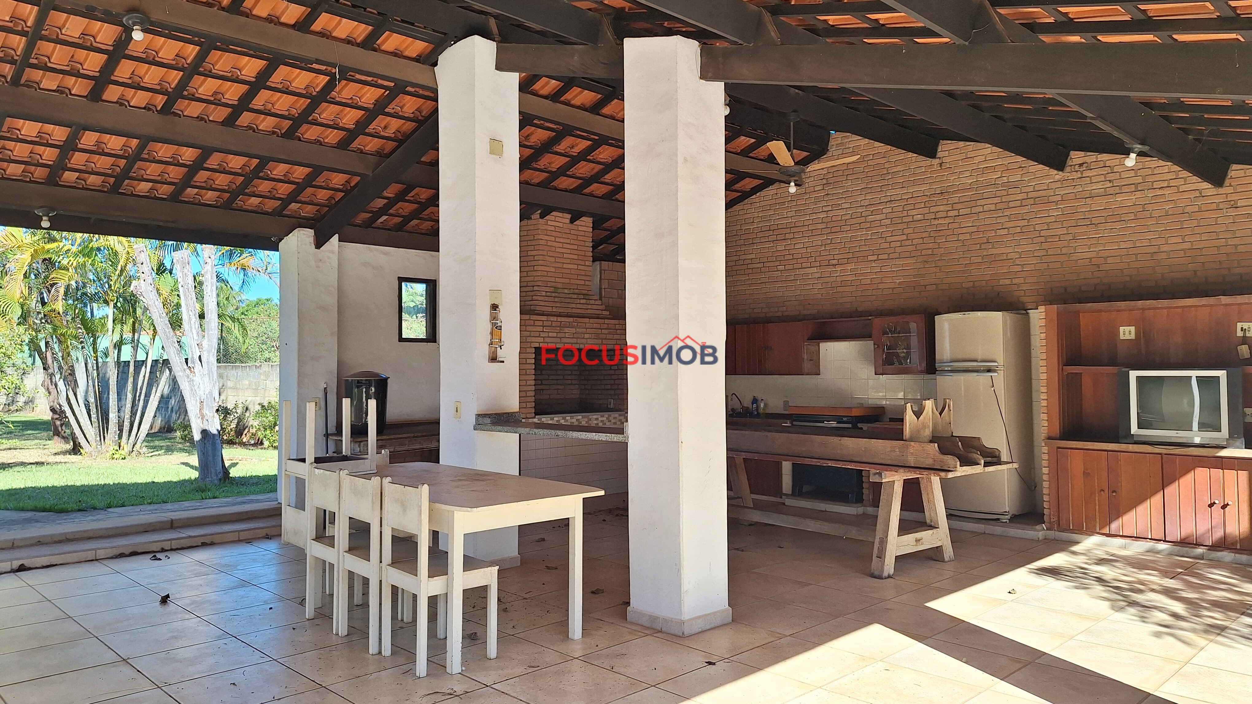Casa de Alto Padrão com Piscina, Área Verde e Casa Auxiliar no Jardim Sbeghen – Mogi Mirim