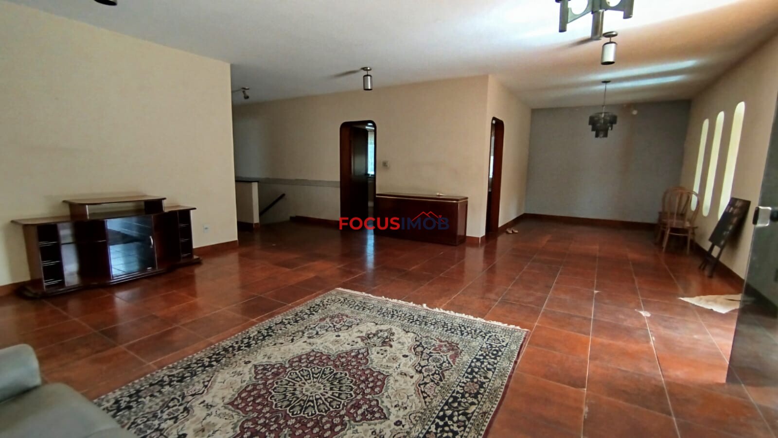 Casa Ampla com 5 Quartos no Jardim Bela Vista – Excelente Localização e Grande Potencial por R$ 800 Mil