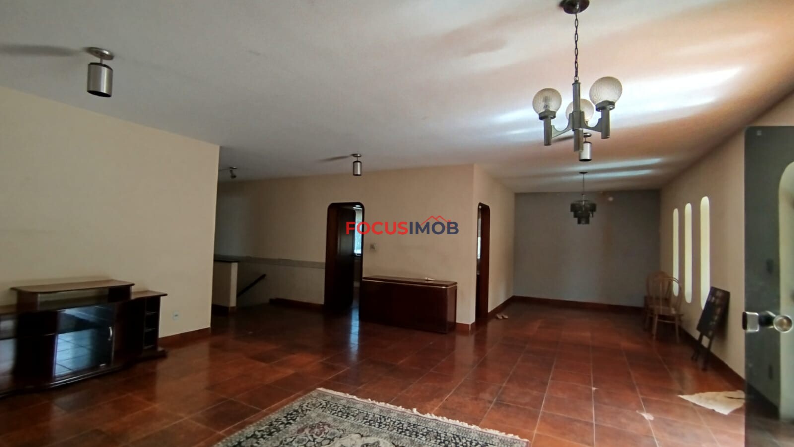 Casa Ampla com 5 Quartos no Jardim Bela Vista – Excelente Localização e Grande Potencial por R$ 800 Mil