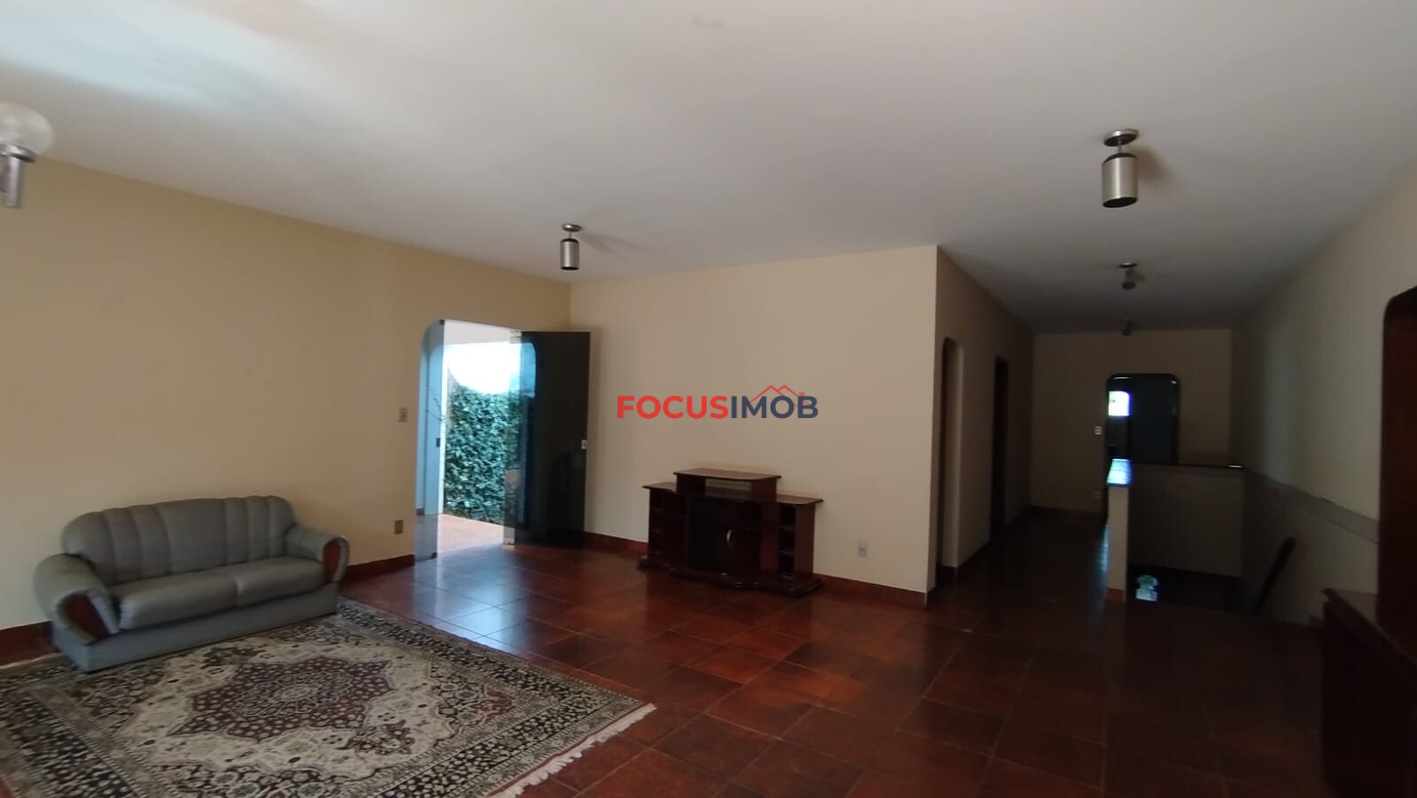 Casa Ampla com 5 Quartos no Jardim Bela Vista – Excelente Localização e Grande Potencial por R$ 800 Mil