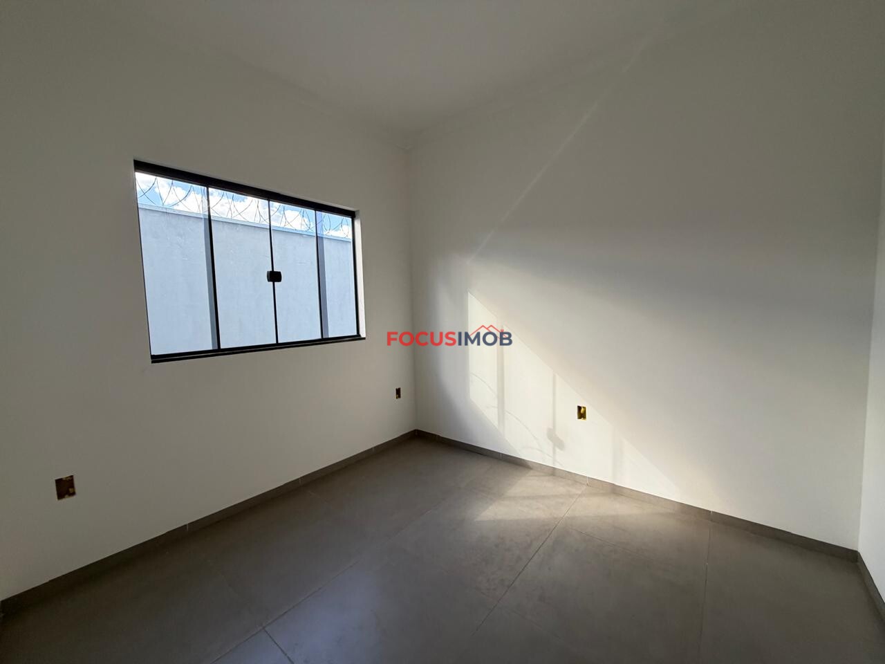 🏡 Casa Nova com Quintal Amplo e Excelente Aproveitamento de Espaço – R$ 330.000,00