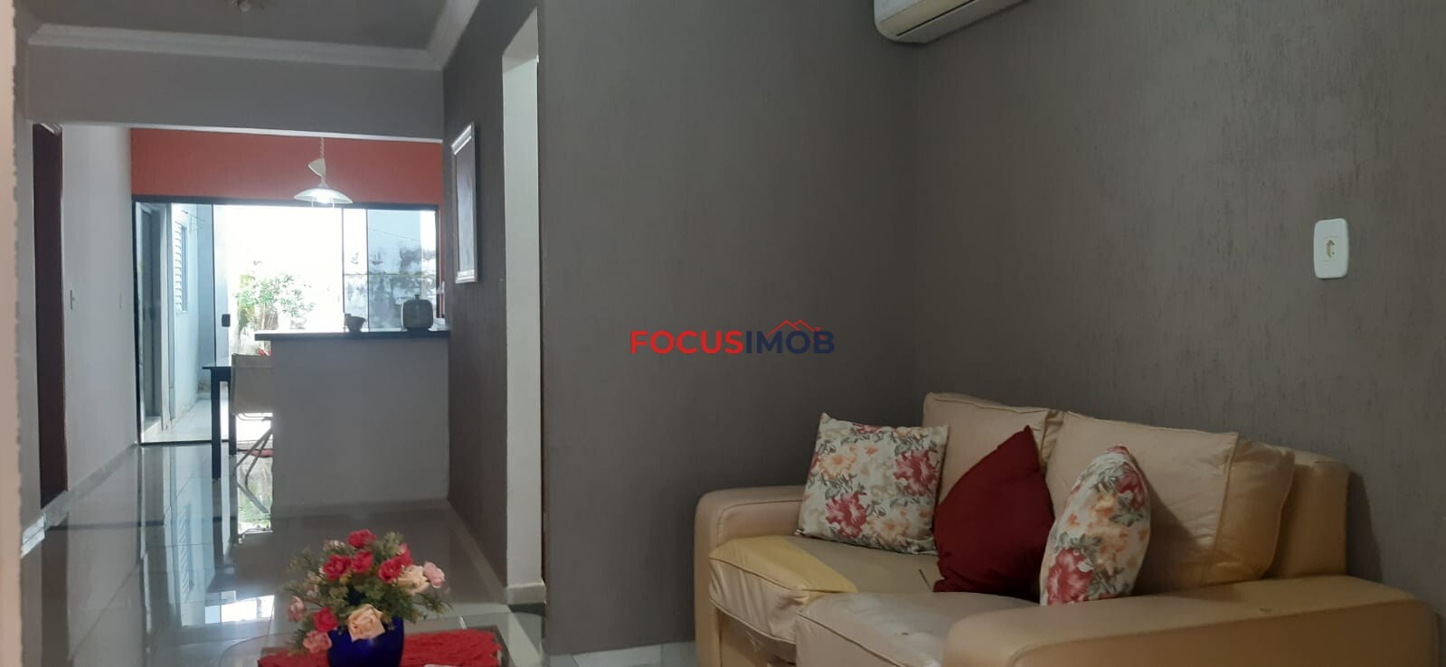Casa em Condomínio com Suíte, Closet e Planejados – Excelente Localização!