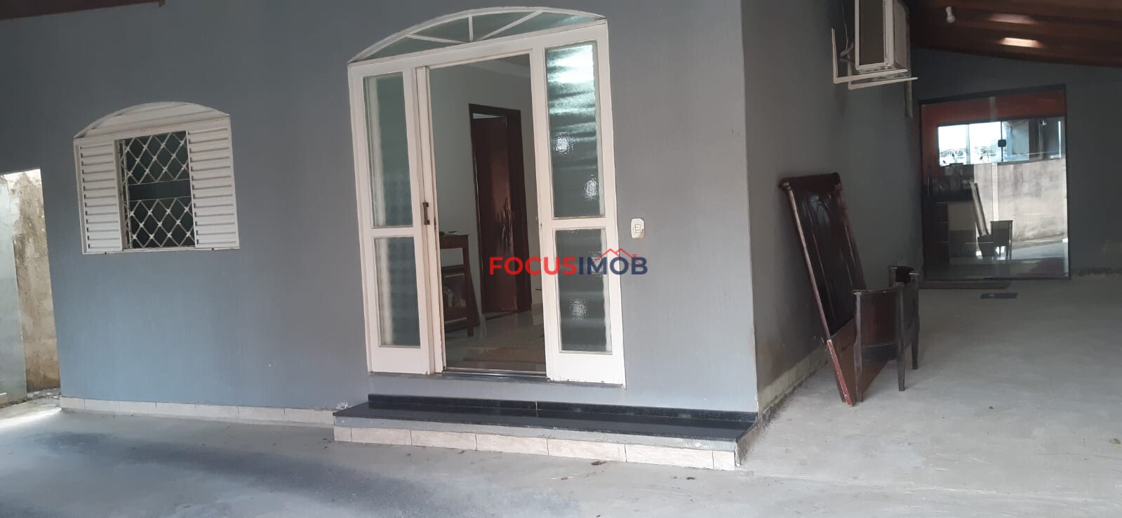 Casa em Condomínio com Suíte, Closet e Planejados – Excelente Localização!