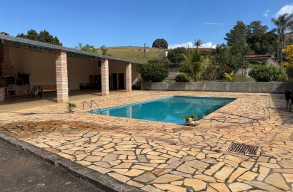 🌿 Chácara Completa em Monte Sião/MG – 1.500 m² com Piscina, Campo e Área de Lazer | R$ 550.000