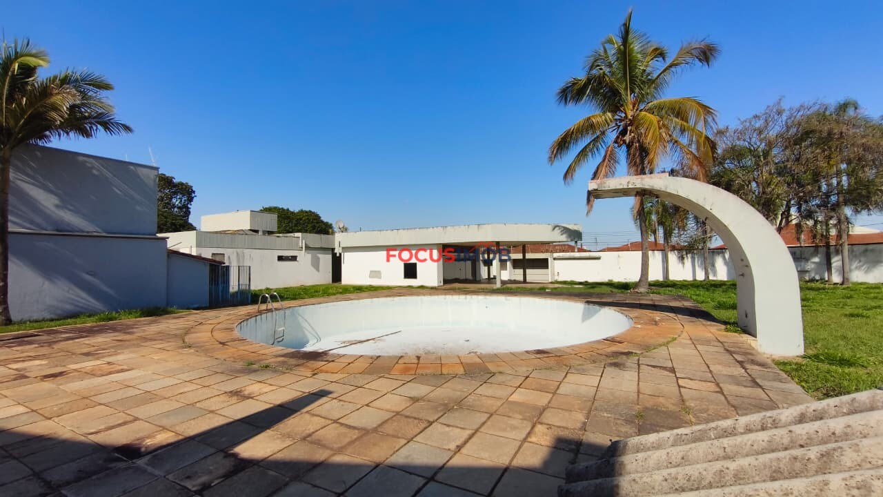 🏡 Casa de Alto Padrão com 3 Suítes, Piscina e Terreno de 2.349 m² — Oportunidade Única para Investidor