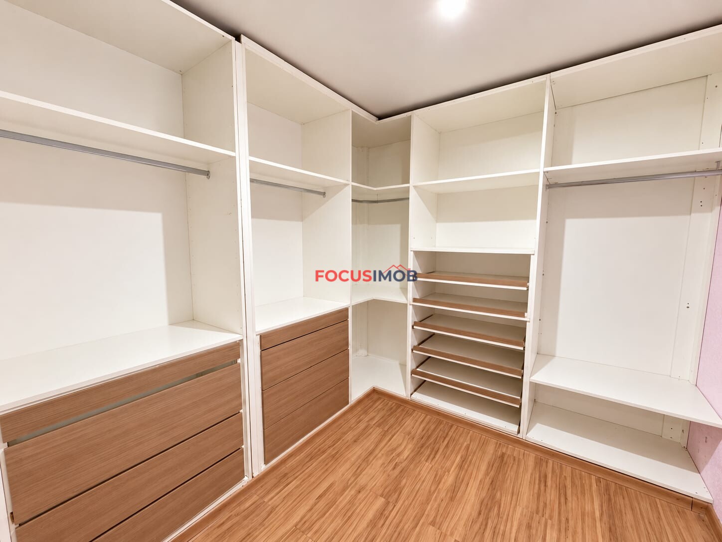 Casa para Locação no Condomínio Aroeiras – 3 Quartos | R$ 1.900,00